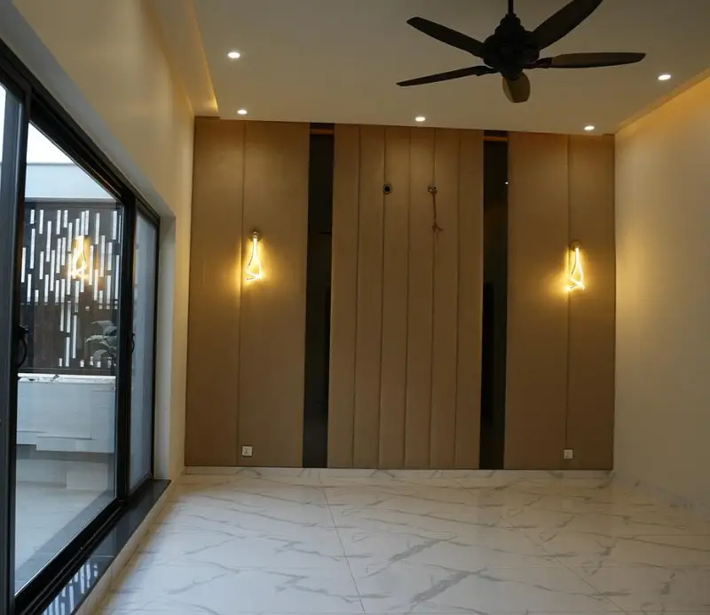 1 KANAL HOUSE Brand New Luxury Ultra Modern Stylish House 