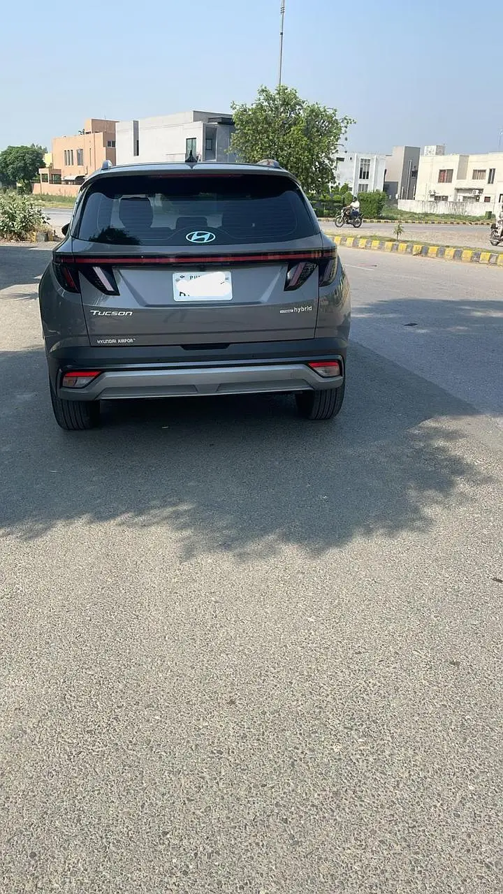 Hyundai Tucson Hybrid Signature 2025
