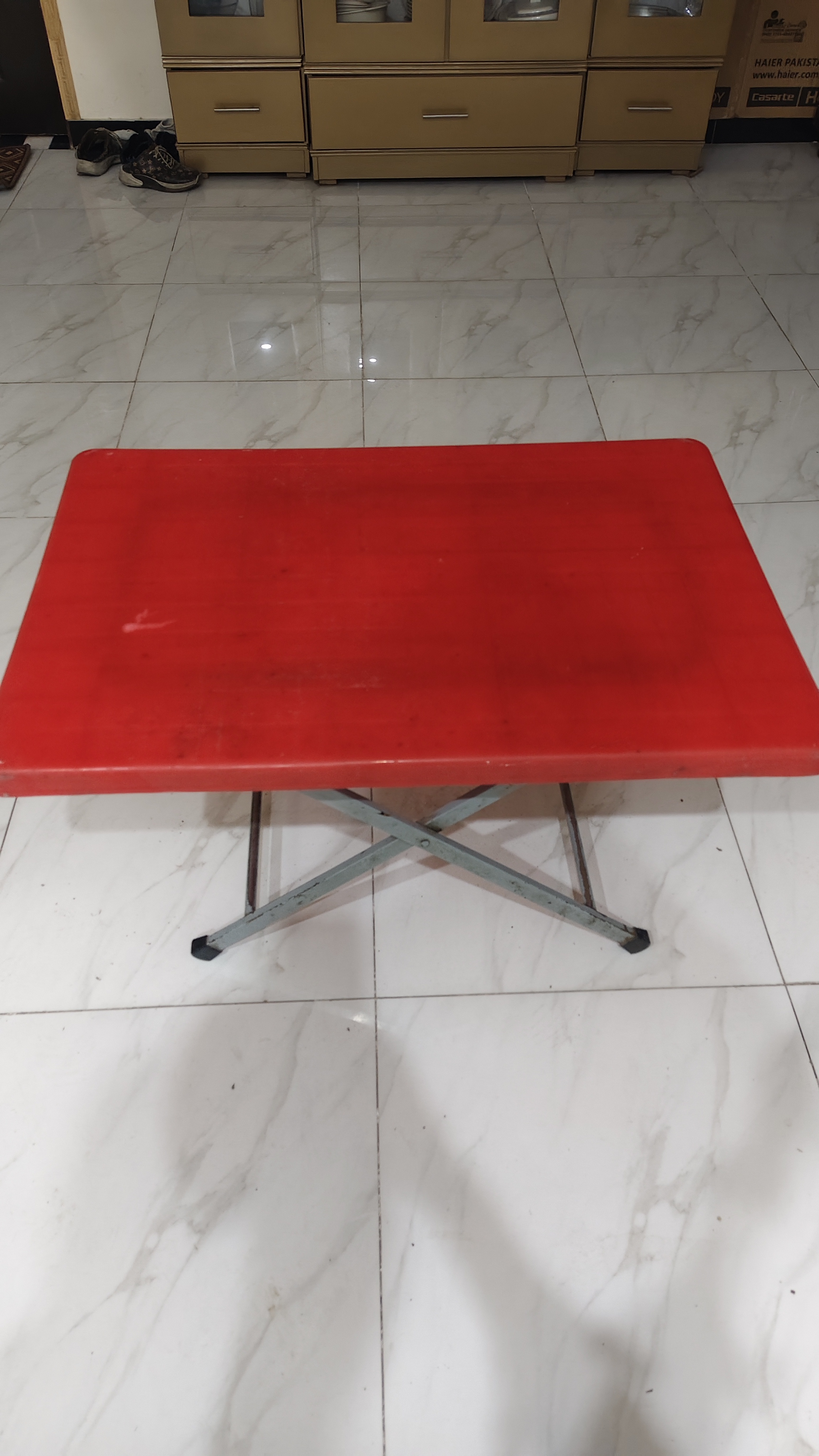 Plastic table used 3 pcs